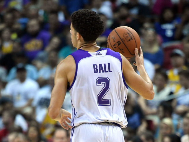 'Just do it': LeBron urges Lonzo to switch to Nike