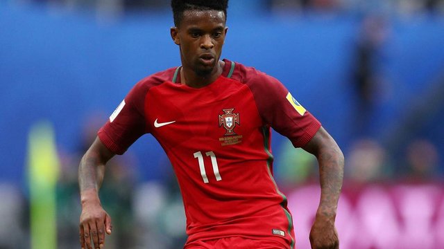 Barcelona snaps up promising right-back Semedo