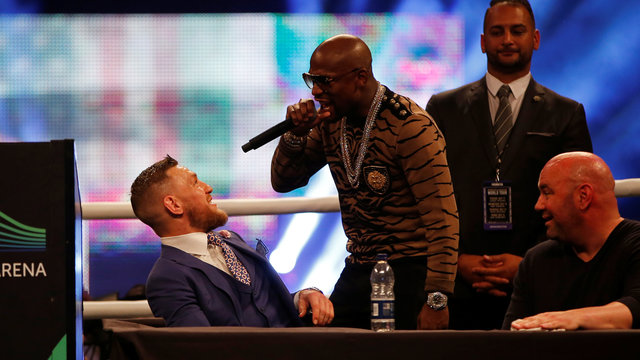 Mayweather willing to fight McGregor in 8-ounce gloves