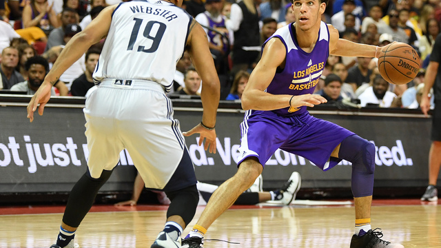 Lonzo's night ends early as Lakers advance to summer league finals