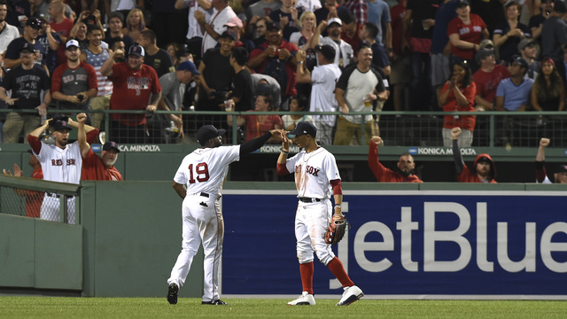 Report: Red Sox used Fitbit, not Apple Watch, in sign-stealing controversy