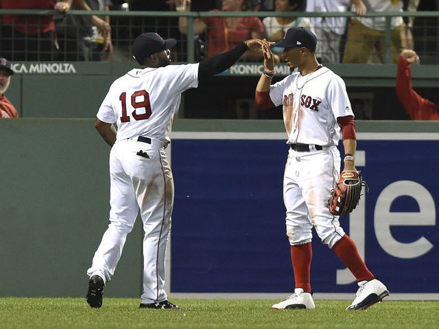 Report: Red Sox used Fitbit, not Apple Watch, in sign-stealing controversy