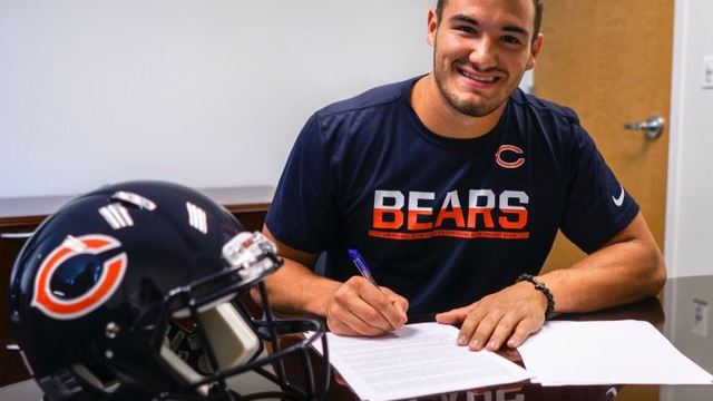 Bears' Trubisky signs deal on 1st day of rookie training camp