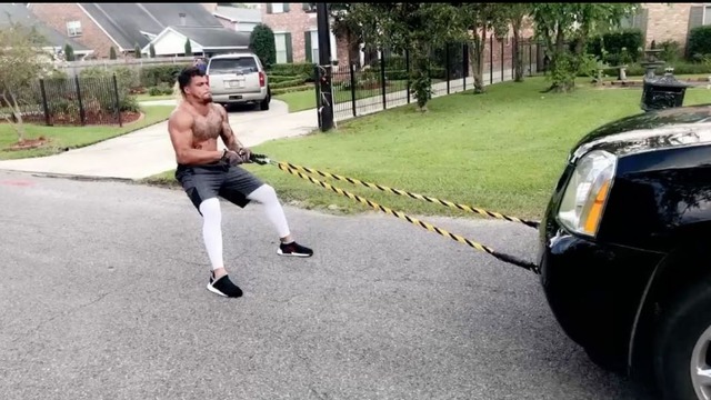 Watch: Falcons rookie Riley casually pulls SUV down street