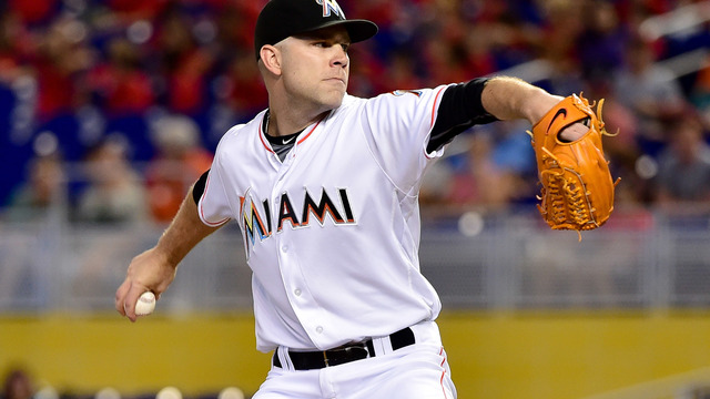 Marlins trade Phelps to Mariners for 4 prospects
