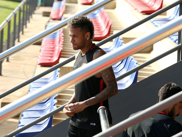 Report: Neymar's entourage took 1st step to reopen talks with PSG