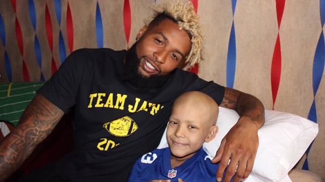 Beckham flies to Texas to hang with young fan battling cancer