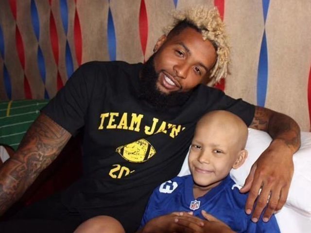 Beckham flies to Texas to hang with young fan battling cancer