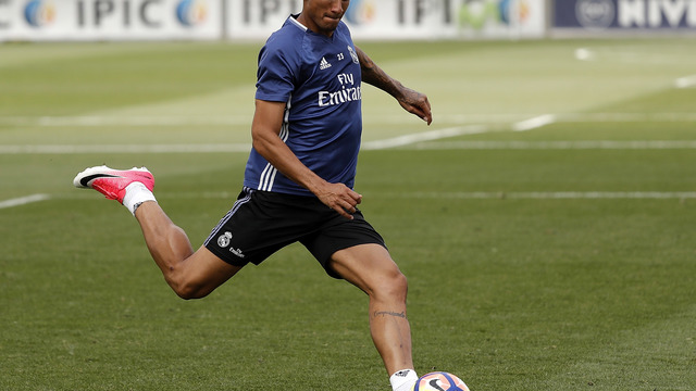 Danilo completes Manchester City move for reported £26.5M