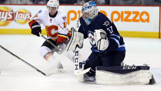 Jets ink Hellebuyck to 1-year, $2.25M deal