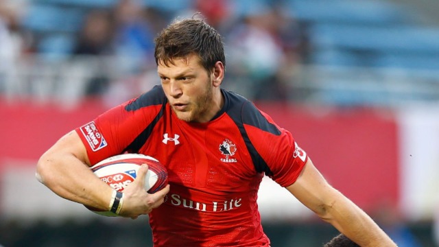 Eagles sign Canadian rugby player Zaruba as tight end