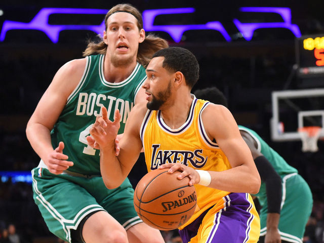 Report: Lakers, Tyler Ennis agree to 1-year deal
