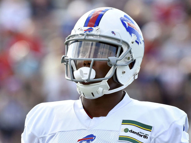 Vandalism charges dropped for Bills' Jones after bloody, naked night