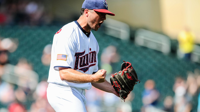 Kintzler goes from Twins to Nationals