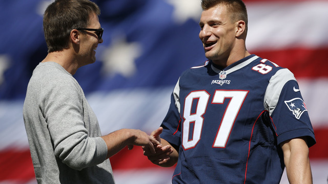 Gronk working out at Brady's therapy center to prolong health, career
