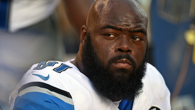 Lions' Robinson, Buccaneers' Benenoch sued for $9K nightclub tab