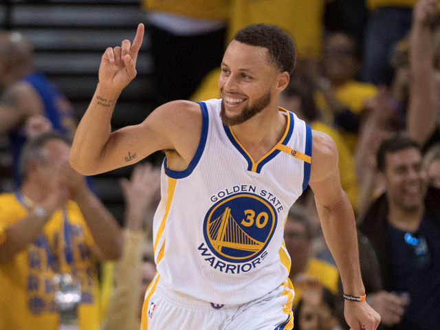 NBPA president to Curry: Withdrawn White House invite 'a badge of honor'