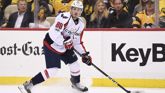 Arbitrator awards Schmidt 2-year deal