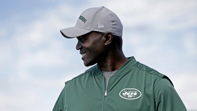 Watch: 10-year-old fan with leukemia scores TD at Jets practice
