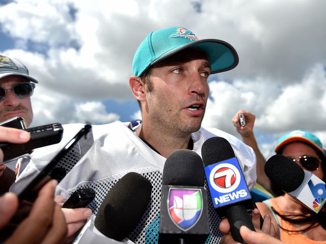Cutler 'felt good' during 1st Dolphins practice, says Gase