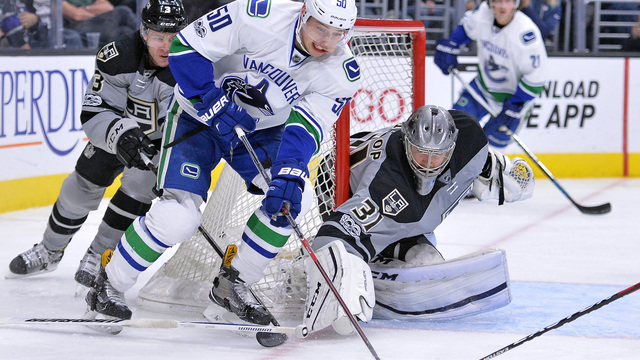 Canucks sign Gaunce to 2-year deal