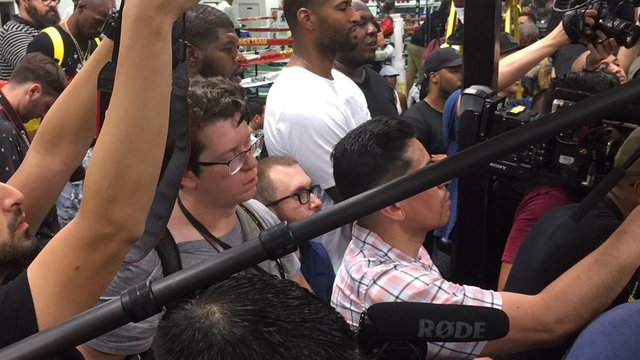 Watch: DeMarcus Cousins takes in Mayweather's training session
