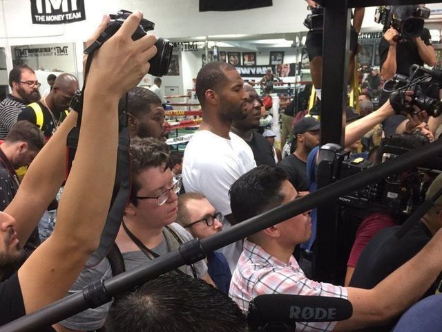 Watch: DeMarcus Cousins takes in Mayweather's training session