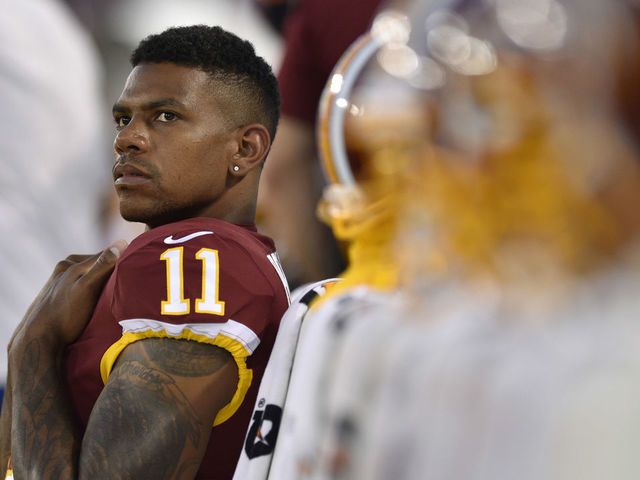 Watch: Pryor flips off heckling Chiefs fan after loss