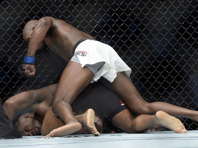 Cormier can't remember 10 minutes after being KO'd by Jones