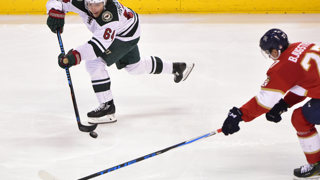 Report: Wild's Granlund injures ankle running