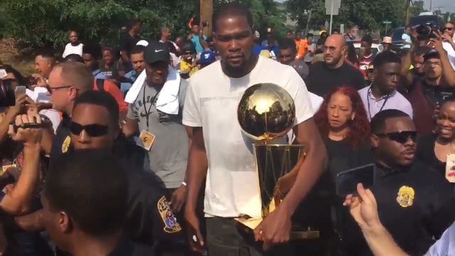 Watch: Durant brings home Larry O'Brien Trophy for KD Day