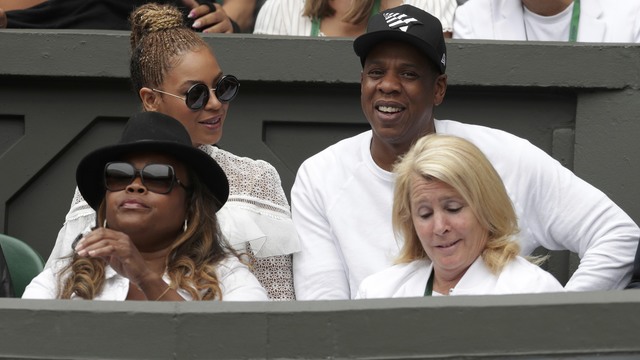 Jay-Z rooting for LaVar Ball, bought 3 pairs of BBB sneakers