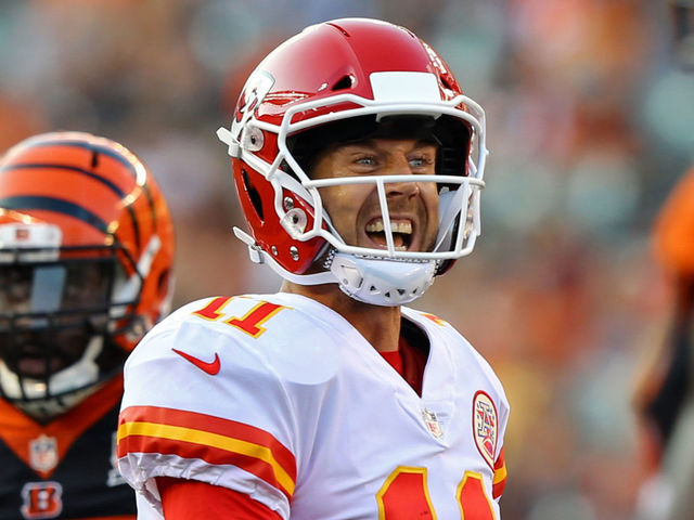 Watch: Smith stays aggressive with Mahomes pressuring