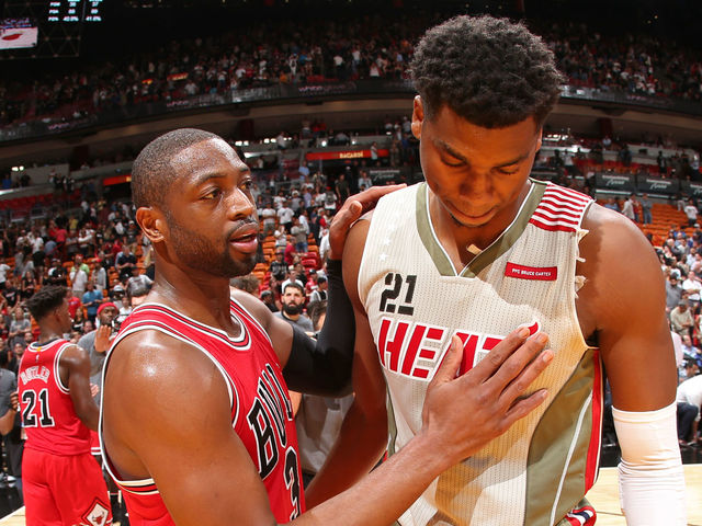 Report: Miami, L.A. appeal to Wade if bought out; Cavs still front-runner