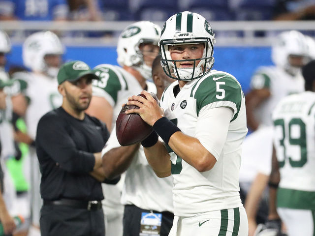 Jets' Hackenberg gets rocked, fails to impress in extended start