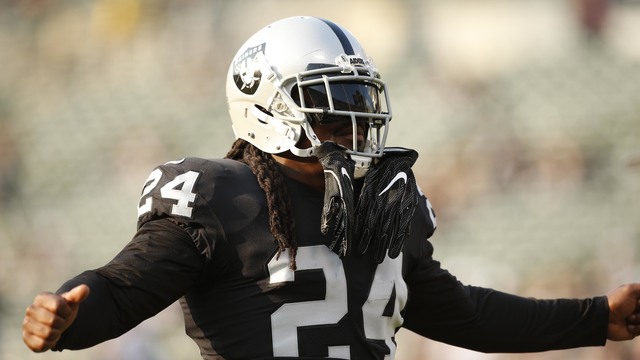 Watch: Lynch looks like old self on 1st run as Raider