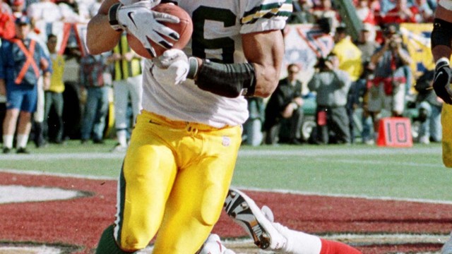 Antonio Freeman can't wear SB ring because Favre broke most of his fingers