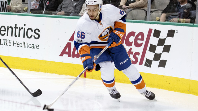 Islanders' Ho-Sang favors bigger nets