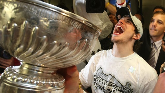 Latest Vegas odds peg Lightning, Penguins as Cup favorites