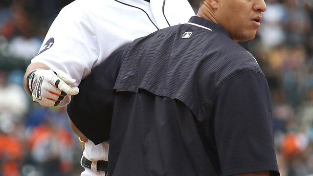 Watch: Cabrera throws punches at Romine to incite Tigers-Yankees brawl