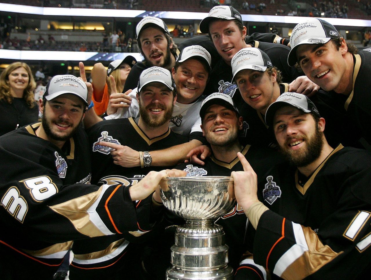 Нхл 2007. Anaheim Ducks Кубок Стэнли. НХЛ – Анахайм Дакс Кубок Стэнли. Анахайм Дакс 2007. Обладатель Кубка Стэнли 2007.