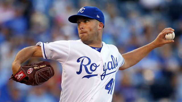 Royals' Duffy lands on DL with elbow impingement
