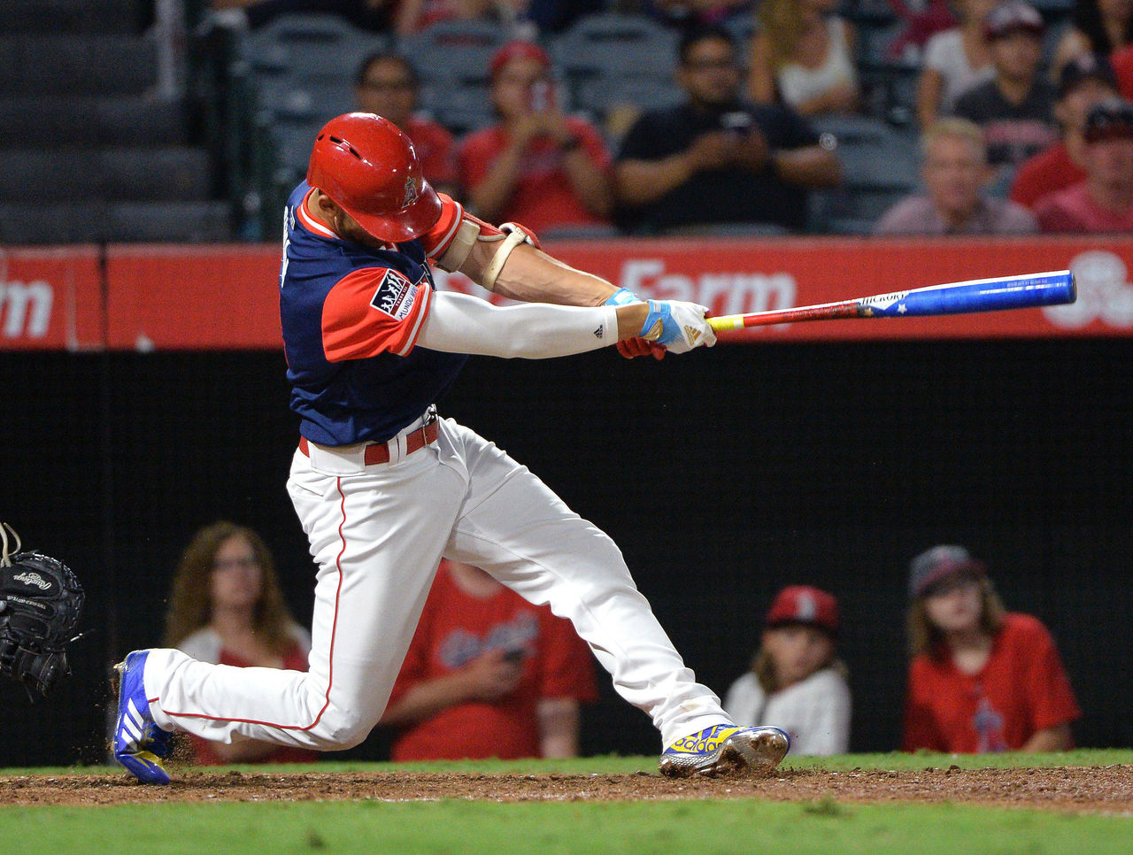 WS2011 Gm5: Beltre belts a homer from one knee 