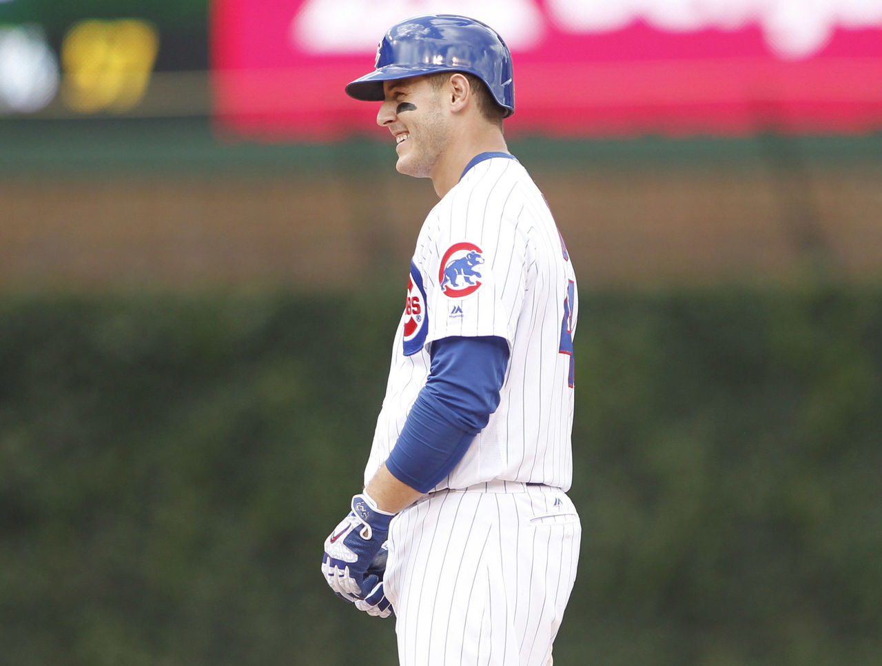 Watch Phillies Pivetta Hilariously Tries To Pick Off Motionless Rizzo Thescore Com