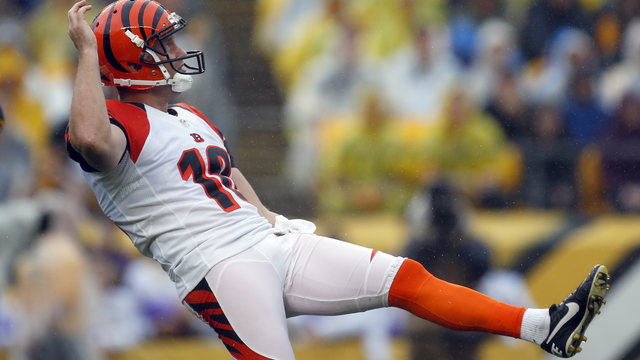 Watch: Bengals' Huber fakes out Redskins with behind-the-back move