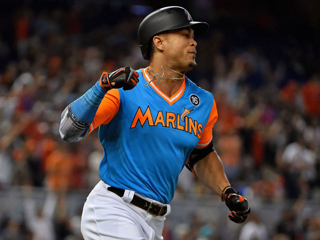 Report: Giants, 3 other teams have contacted Marlins about Stanton