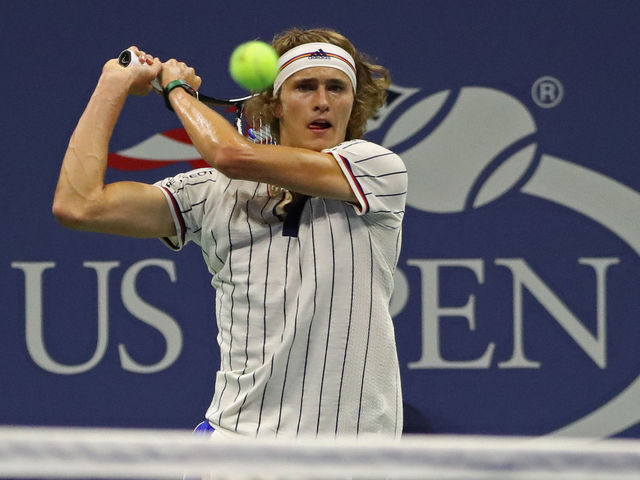 Zverev goes deep into the night to win 1st-round match