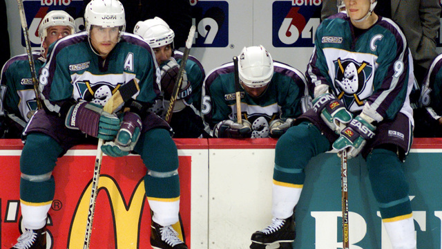 Ducks to honor Selanne, Kariya in pregame ceremony Nov. 19