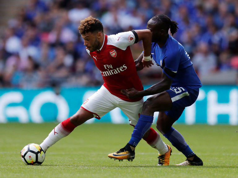 Report: Liverpool pips Chelsea to £40M deal for Oxlade-Chamberlain