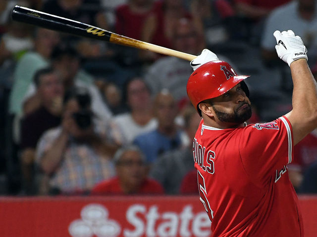 Pujols, aka 'the worst player in baseball,' ties Thome on all-time HR list